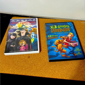 5/$25 
2 DVDs Hotel Transylvania The 13 Ghosts of Scooby-Doo Scary Halloween